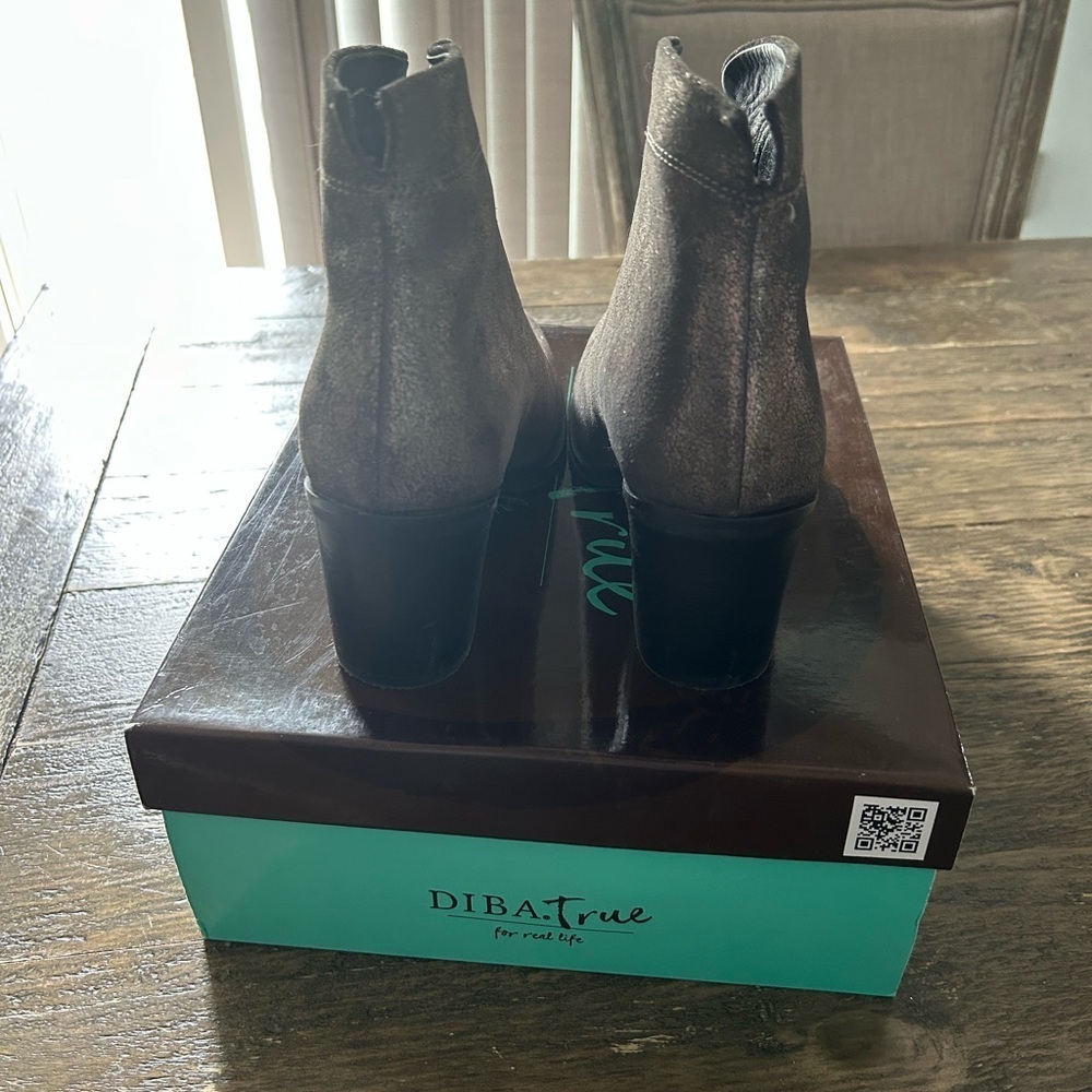 Diba True Women’s Karma V Throat Metallic Ankle Booties Size 8 Great Condition - Picture 5 of 9